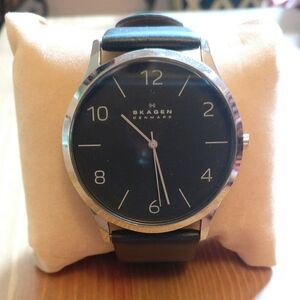 Skagen Men's Black and Silver Watch